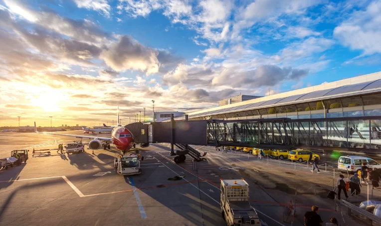 Airport & Layover Optimization App